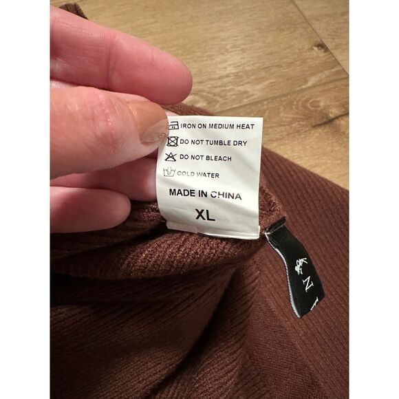 Women's EFAN Turtleneck Tunic Sweater Brown Split Hem XL EUC! - Picture 3 of 5